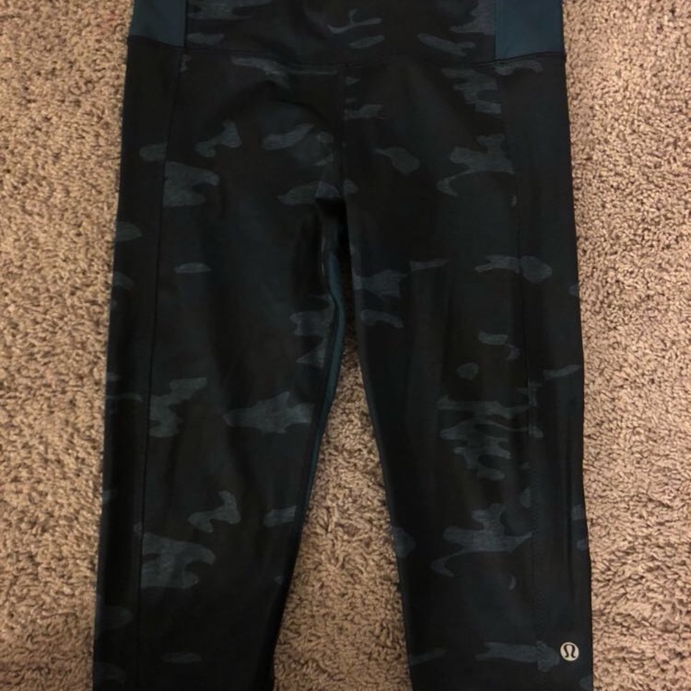 Lululemon Crop Camo Leggings